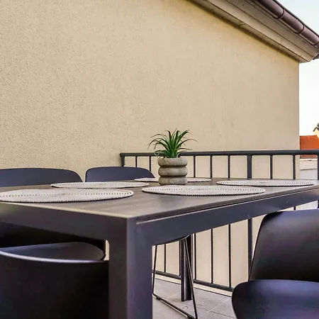 Bala House Aparthotel 3*